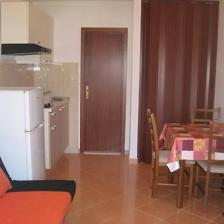 In With Seaview, Balcony, Air Condition, Wifi *